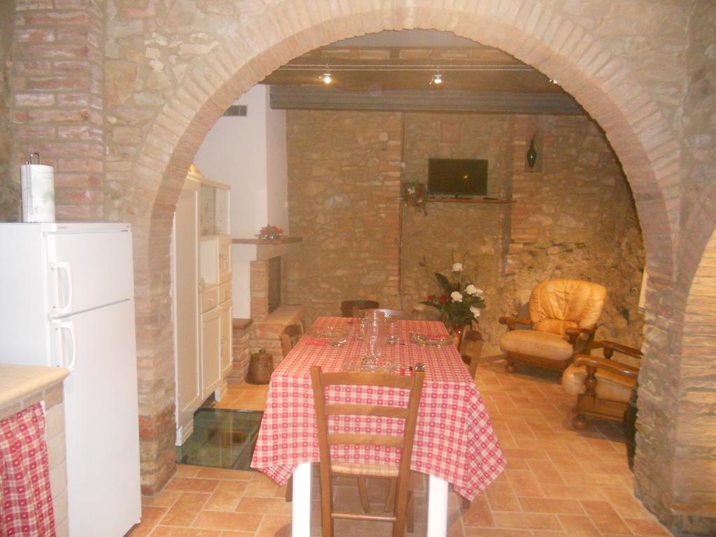 Apartment Casa Antica Кьянни Номер фото